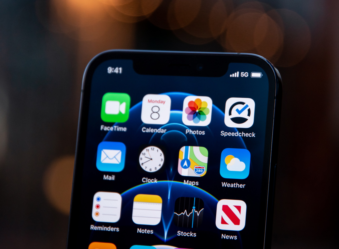 龙子湖苹果手机维修分享为什么 iPhone 12 在冬季会自动关机 