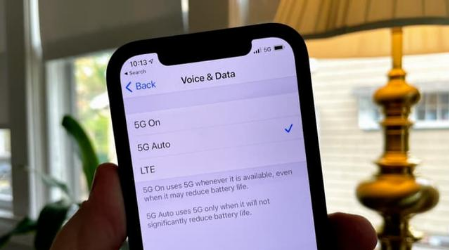 龙子湖苹果手机维修分享iPhone 12如何打开或关闭5G网络 